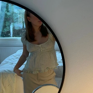 Brandy melville topp - Fin topp från brandy melville, passat till allt💌