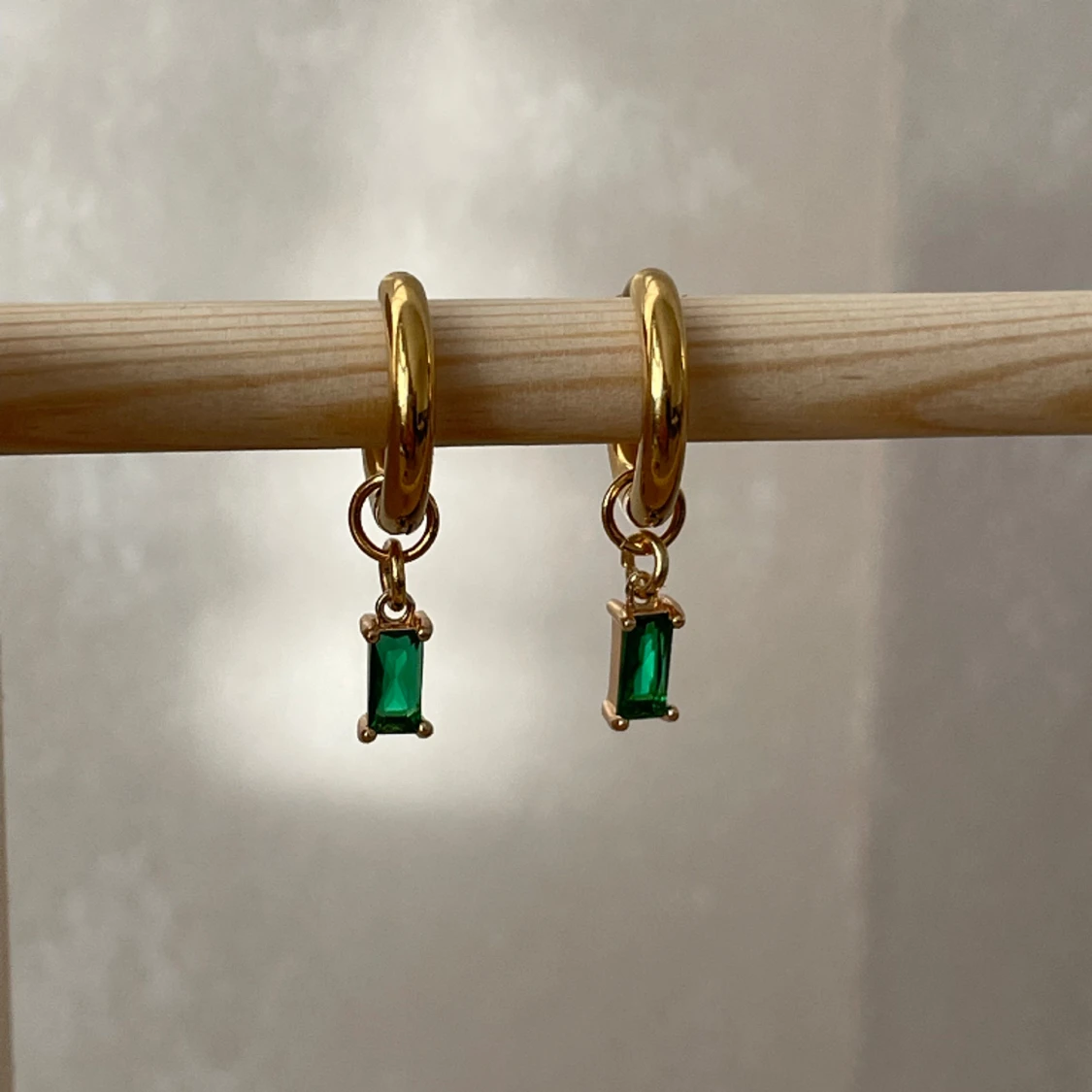 Handgjorda örhängen grönt strass - 90