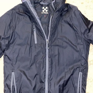 X Trail - Säljer en X trial jacka nästan aldrig använd helt ny