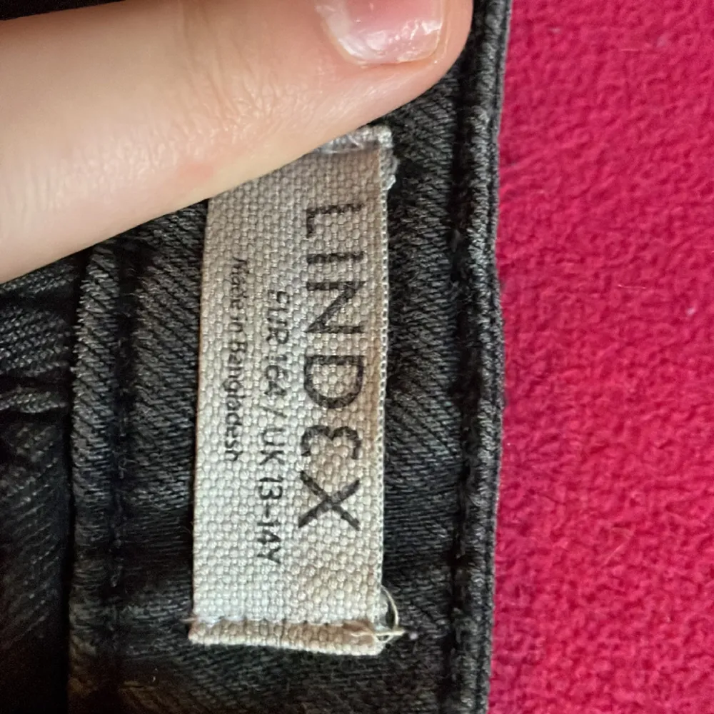 Fina jeans från lindex i storlek 164. . Jeans & Byxor.