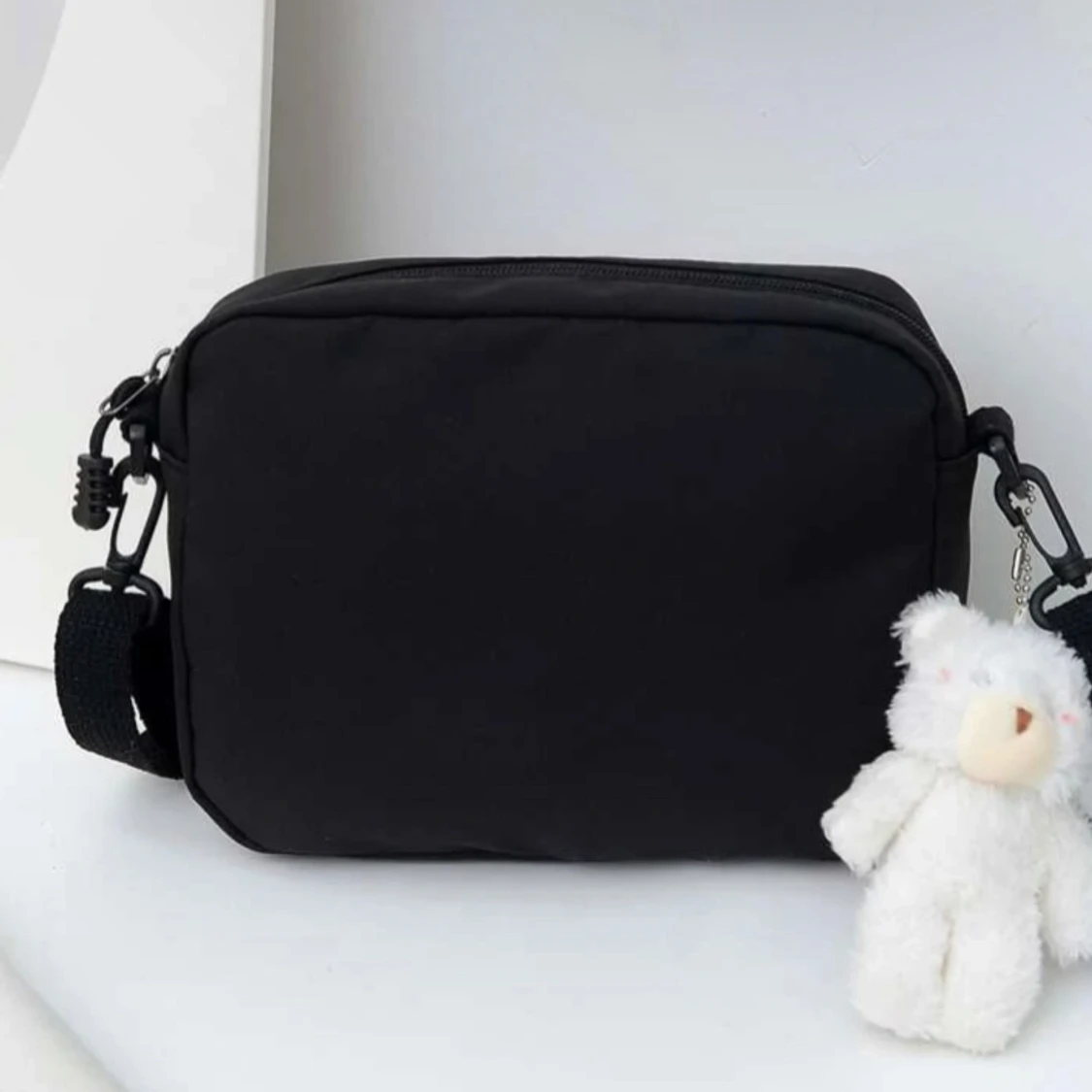 Crossbody-väska🧸✨tyvärr kommer inte nallen med:( - 90