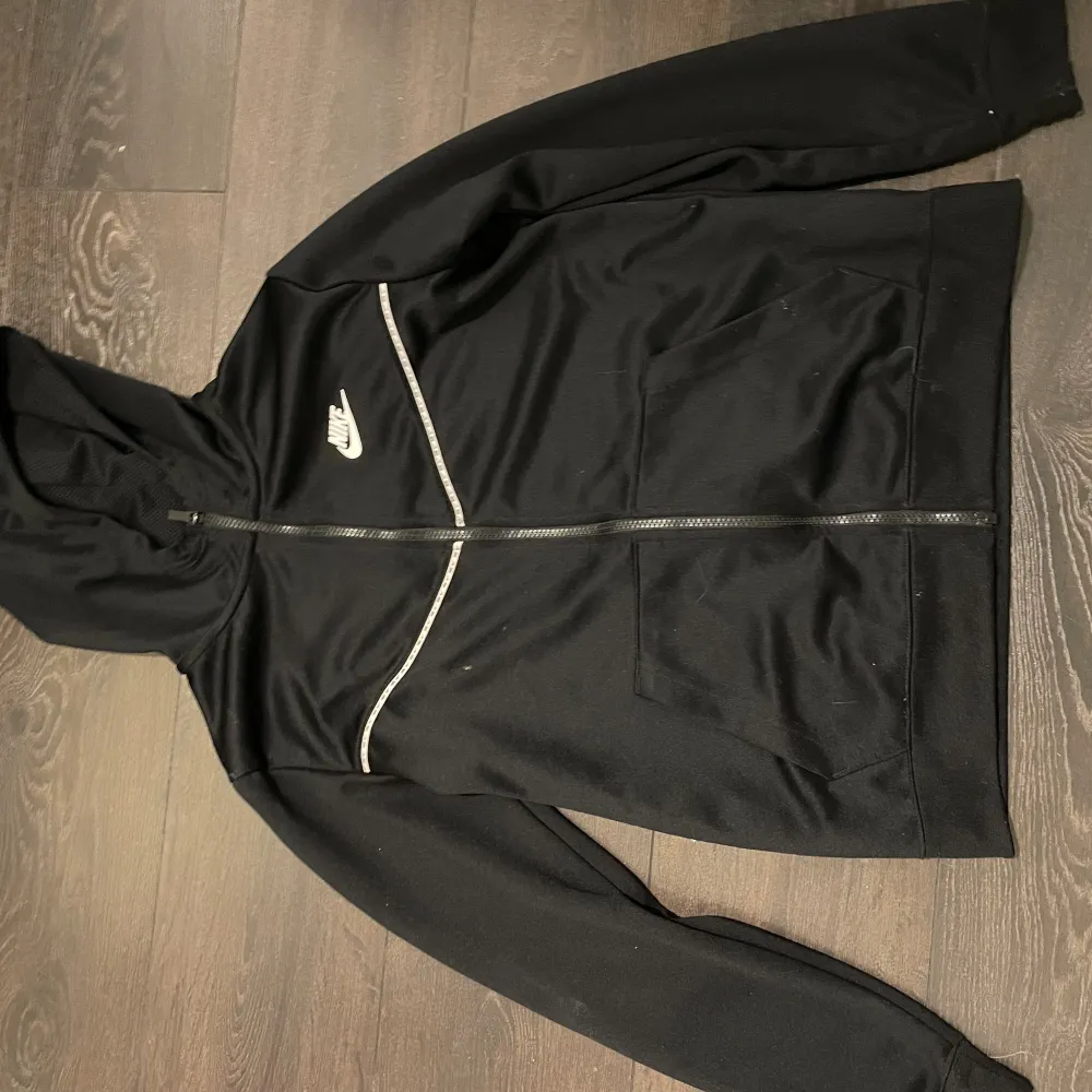 Nike zip, tröja, svart, kan diskutera pris. Hoodies.