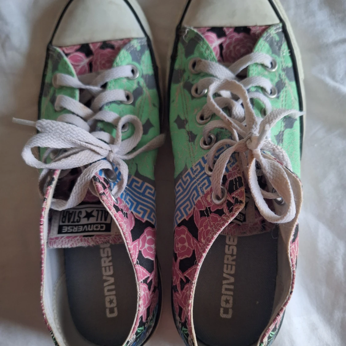 Mönstrade Converse storlek 40 