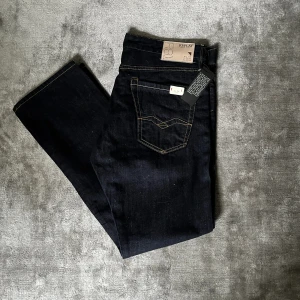 Replay Waitom  - Helt nya Replay Waitom med taggar kvar | Stl W34 L32 | Nypris 1599kr - Mitt pris 399kr | Hör av dig om det är någonting du undrar!