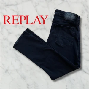 Replay jeans  - Tja! Säljer dessa feta replay jeans i rocco modellen, straight fit i passformen och dem är helt nya 10/10 skick. Hör av er för fler frågor.