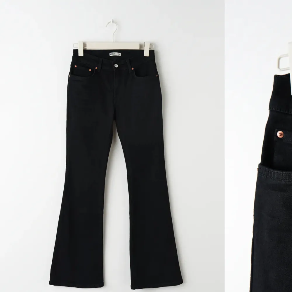 Jeansen är använda några få gånger säljer pågrund av att dom är försmå. Jeans & Byxor.