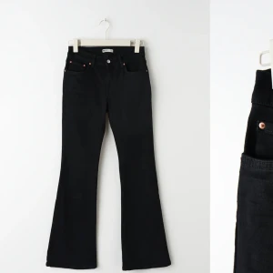 Jeans  - Jeansen är använda några få gånger säljer pågrund av att dom är försmå