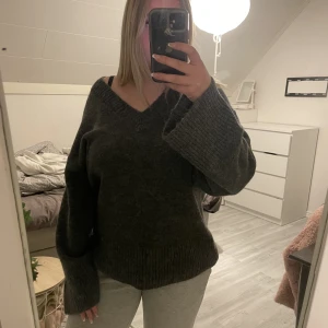 Stickad tröja - Helt nu stickad tröja från Gina tricot. Aldrig använd, Storlek M 