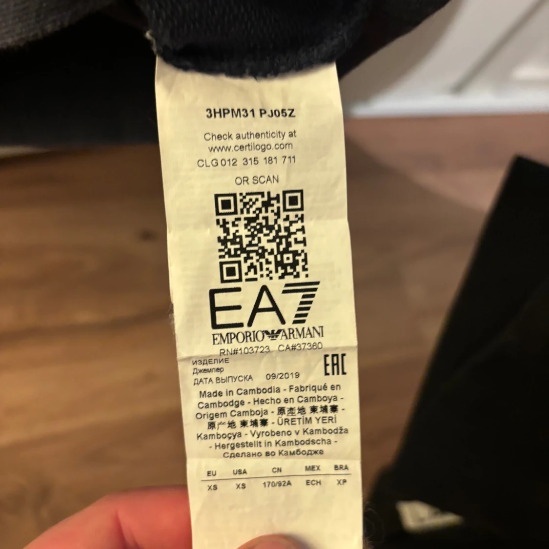 Armani hoodie  - 90