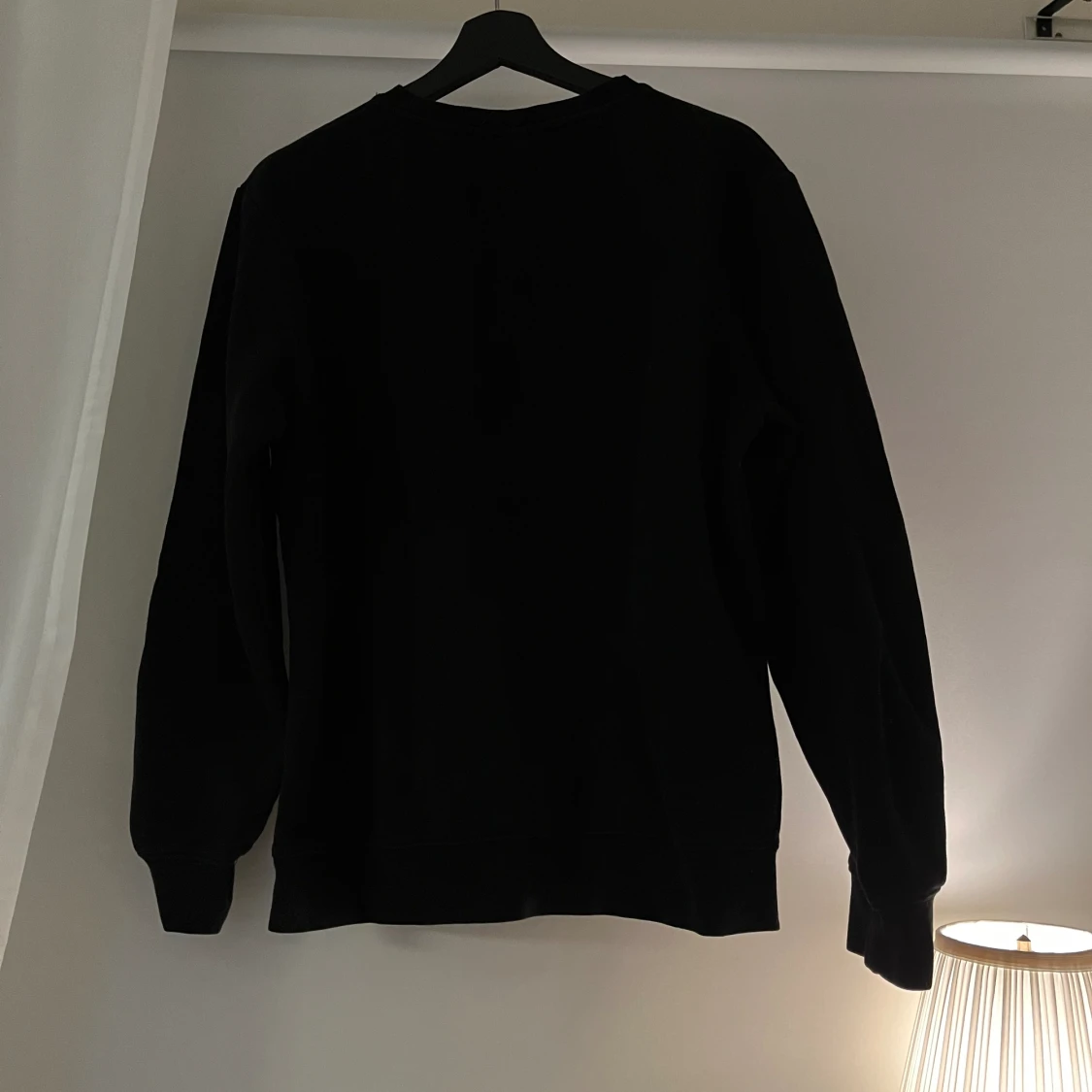 Svart sweatshirt - 90