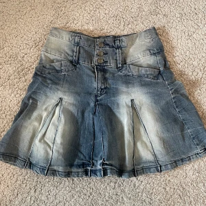 Minikjol - Jätte fin minikjol! Är i bra skick💓