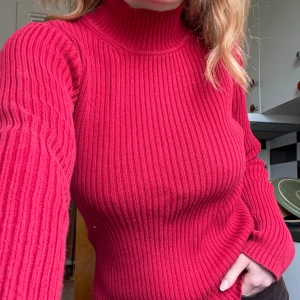 Vintage polotröja ❤️ - Från mammas garderob! Superfint skick ❤️ Samlat på sig lite fiber från andra plagg när den legat i garderoben!