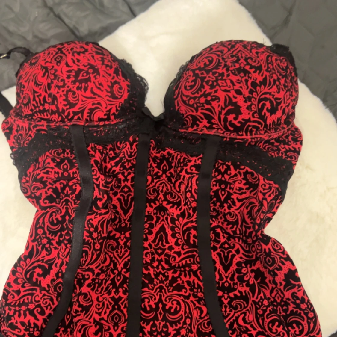 Röd och svart corsett  - 90