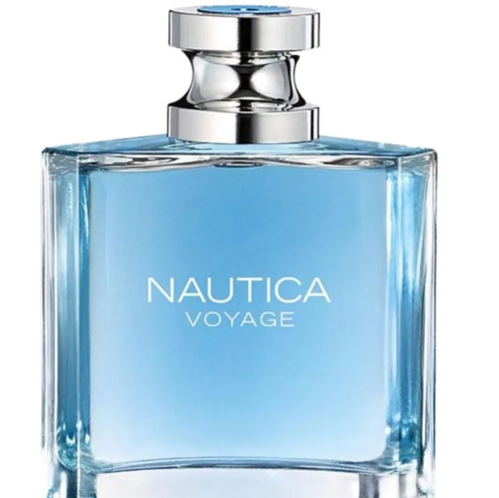 Nautica voyage är en väldigt fräsch doft som uppskattas. Jag har använt 3-4 ml av den. Accessoarer.