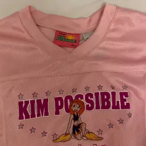 Jätte gullig original Kim possible t-shirt från Disney som inte Finn’s så måna av.  passa bra till ett träning pass eller till en vanlig dag. 🩷Skriv för att diskutera pris eller för mer bild🩷