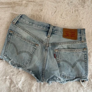 Levis shorts - Levis shorts i strl xs💞