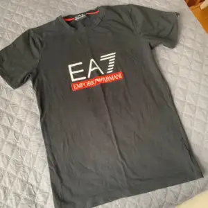 Armani T-shirt EA7 skick 8/10