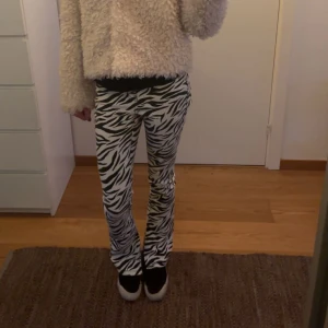 Zebra jeans  - Supercoola zebramönstrade jeans!! I nyskick 💞