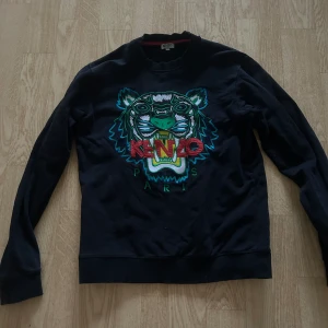 Äkta kenzo tröja storlek s - Storlek S Använt skick