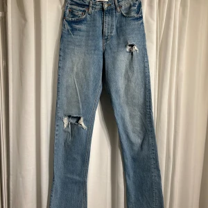 Zara Raka jeans - Säljer dessa snygga zara jeans storlek xs