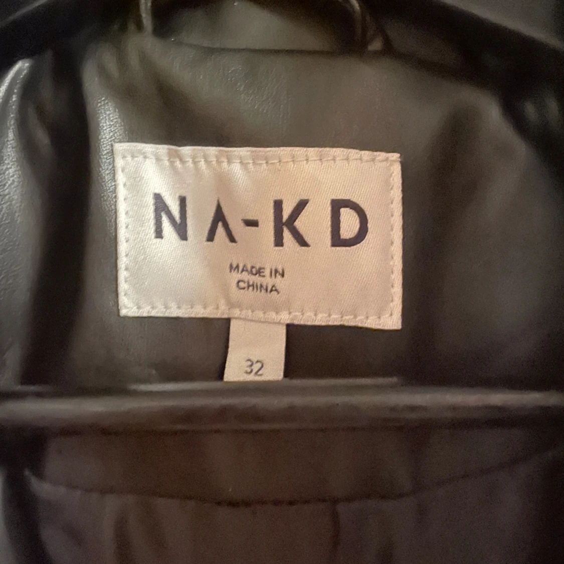 Puffjacka i skinn - 90