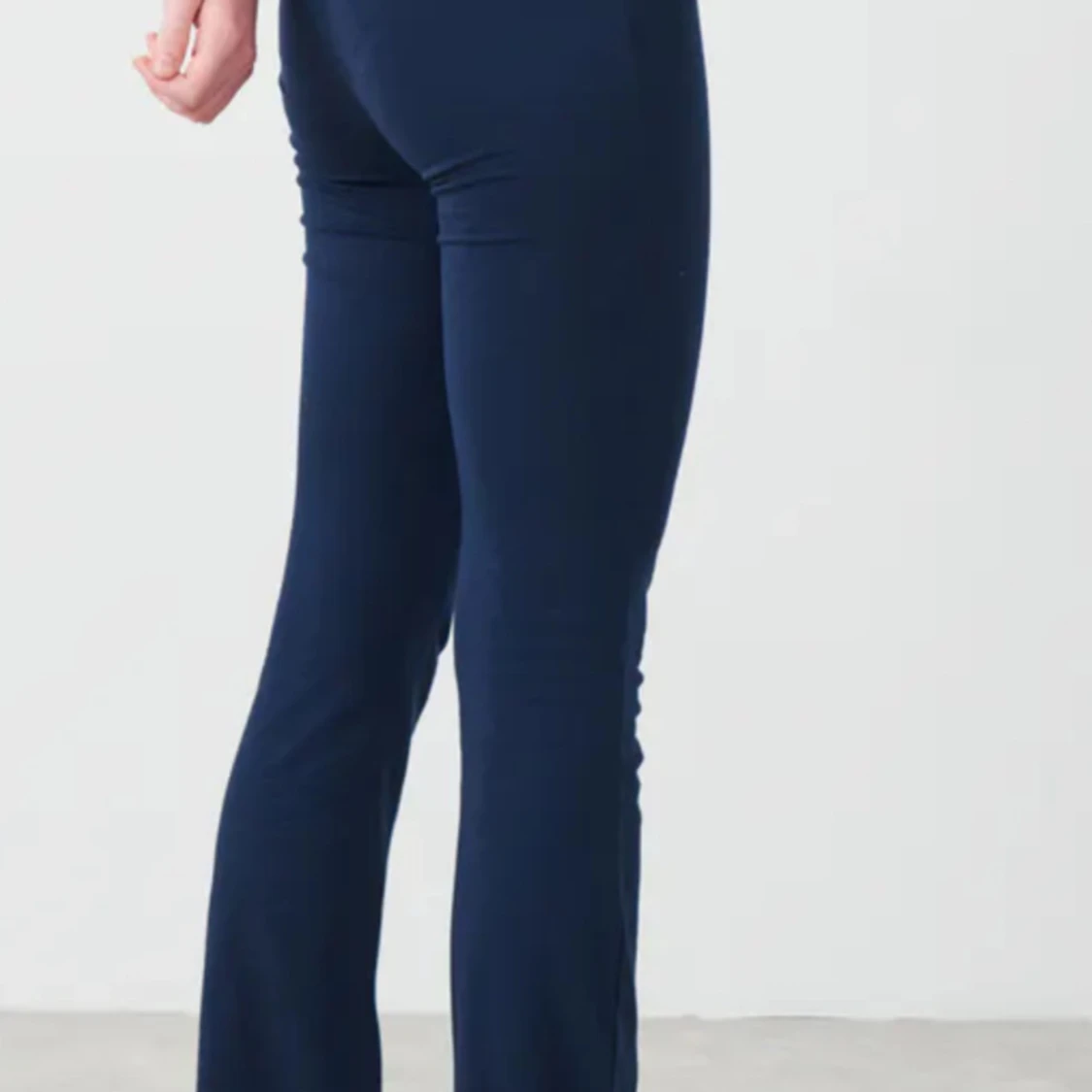 INTRESSEKOLL!!! Mörkblåa yogapants - 90