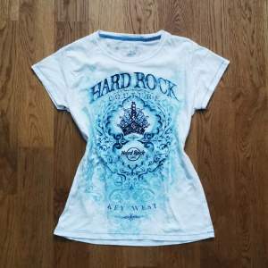 Jättecool hard rock cafe t-shirt med alla 