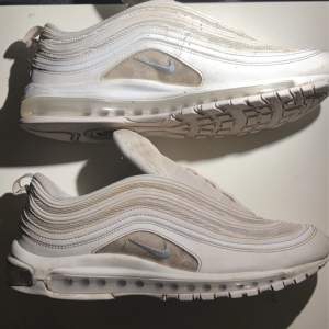 Säljer mina Air Max 97, i storlek 46. Använda några gånger men inga stora skador alls. 100% äkta