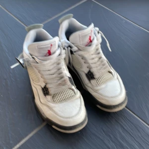 Jordan 4 white cement - Gamla 1 av 1 Jordan 4