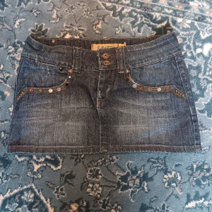 Blå jeanskjol - En fin jeanskjol i bra skick!