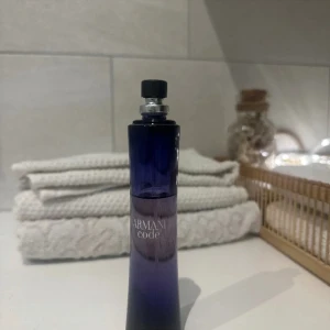 Armani - Cirka 70% kvar, saknar lock 