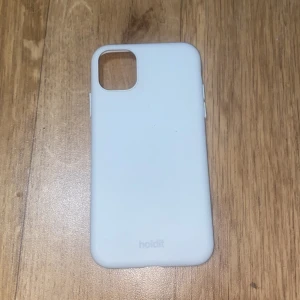 🤍 SÄLJER MOBILSKAL TILL IPHONE 11 🤍 - Använd ganska mycket så trasig på båda sidorna 🤍 Har ej möjlighet att frakta, kan endast mötas upp här i Östersund 💗 Swish eller kontant.