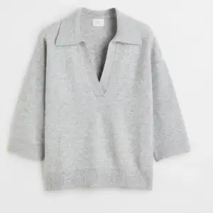 Superfin stickad tröja från hm, nästan aldrig använd så i nyskick!💓💓