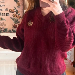 Skitsnygg tröja🤍 - Asfin tröja i storlek XL men känns mer som M/L En sån tröja som sitter snyggt på typ alla🫢🥰