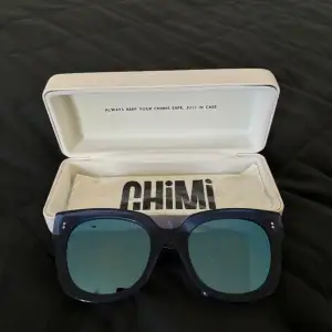 Helt nya solglasögon från Chimi, modell 08. Kommer i orginalförpackningen.  Nypris 1250