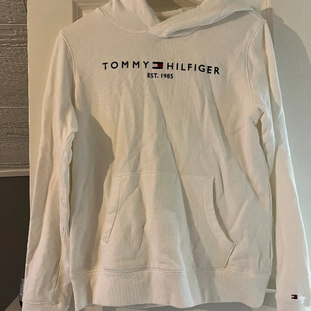 Tommy hilfiger tröja i strl 164. Hoodies.