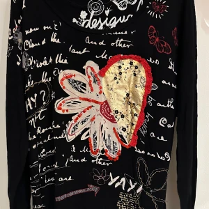 Desigual blus - Desigual blus, aldrig använd pga det är for liten. 