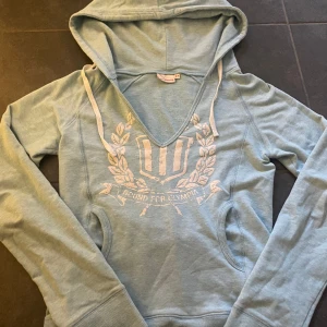 Y2K hoodie - jättefin ljusblå hoodie med luva och fickor. Bra skick!💕