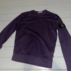 Stone Island stickad tröja - Bra skick. Äkthet garanteras. Pris kan diskuteras vid snabb affär