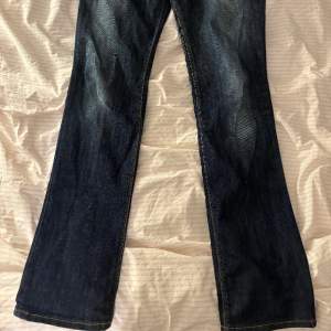 Säljer dessa snygga jeans från only🩷 inga defekter!
