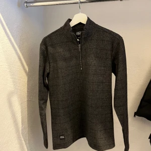 Långärmad zip  - Bra skick 