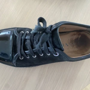 Svarta lanvins - 7/10 skick 