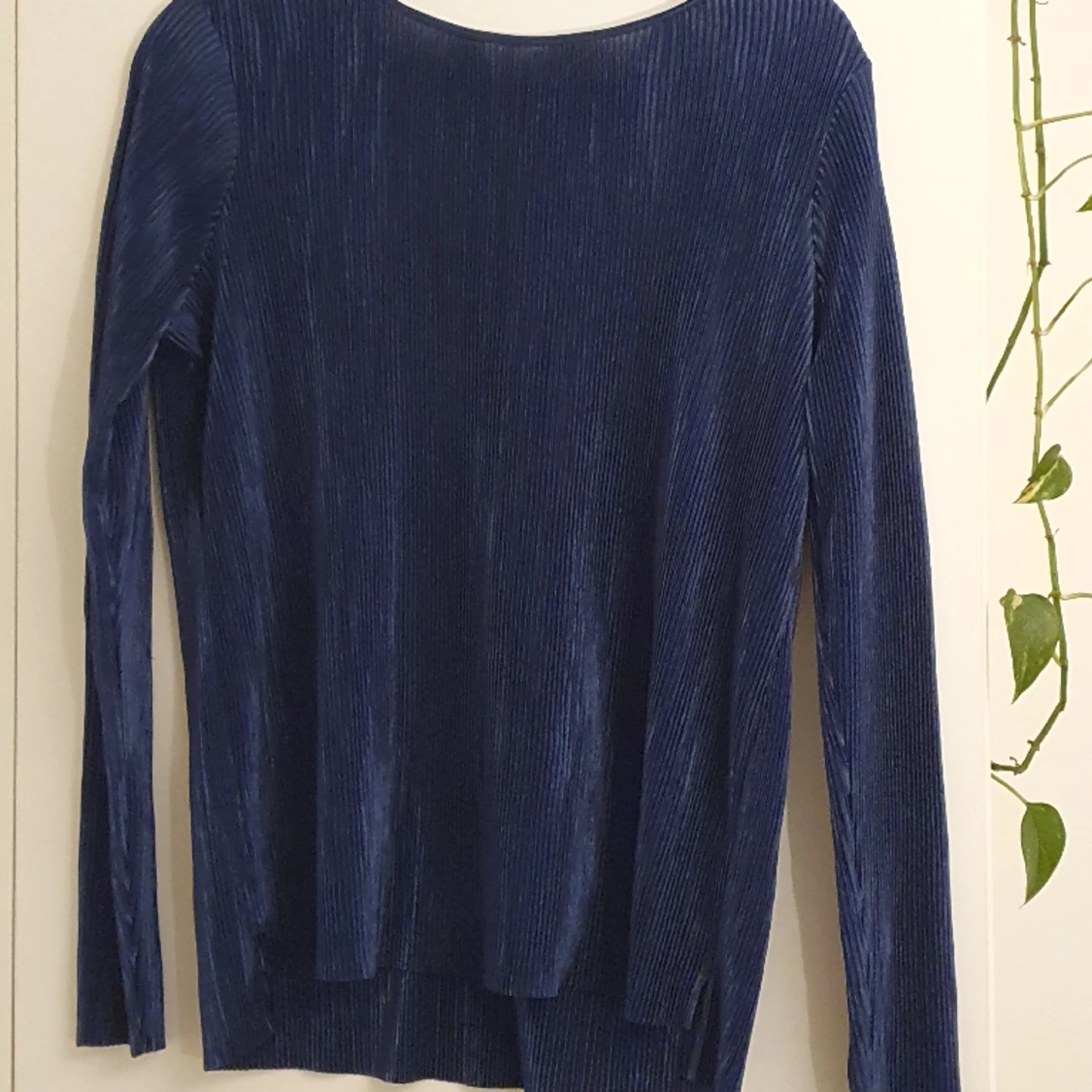 Marinblå topp i festligt tyg - 90