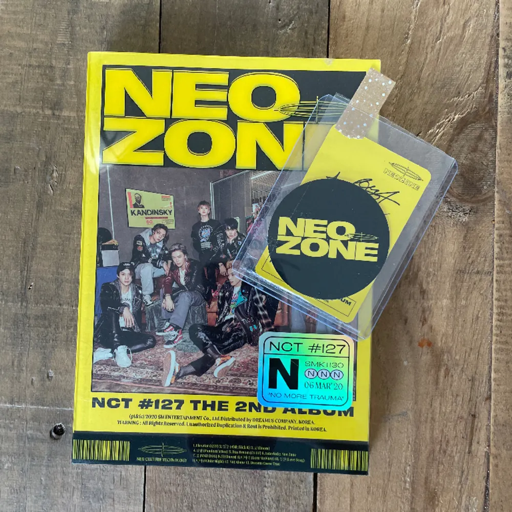 Neo Zone - N ver,  1 photocard + 1 cirkle card ingår (annat pc tillgängligt). Köpare står för frakt, skicka dm om du har några frågor! <3. Övrigt.