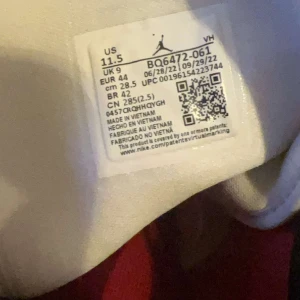 Jordan 1 mid  - Bra skick använda 1 gång 