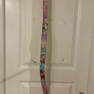  ed hardy bälte  - Jätte cool ed hardy bälte med väldigt cool design andvänts bara ett fåtal gånger 