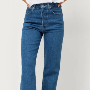 Jeans Levis Ribcage straight ankle - Levis jeans i mycket fint skick. Storlek W:26 L:31