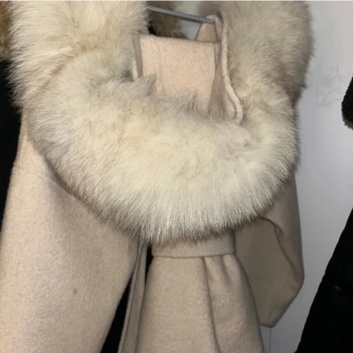 Kappa med pälskrage - 90