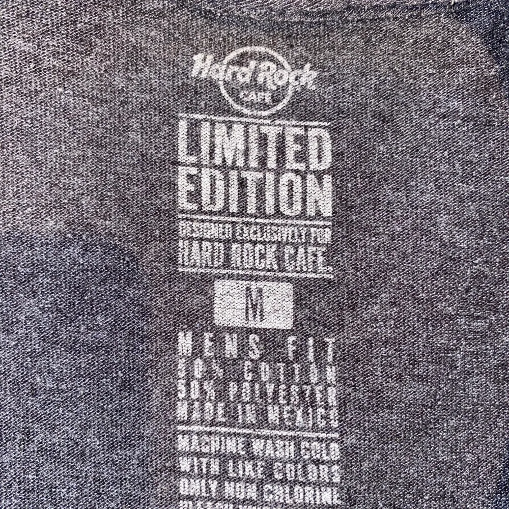 As fet Hard Rock cafe t-shirt, den är limited edition och ifrån New york. Pris kan diskuteras. T-shirts.