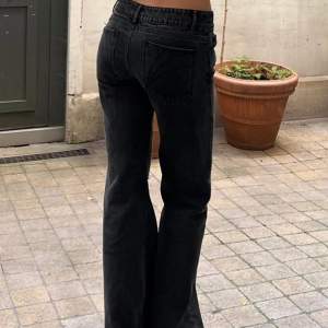 Jeans från alobha label i storlek XS, dm för bilder!